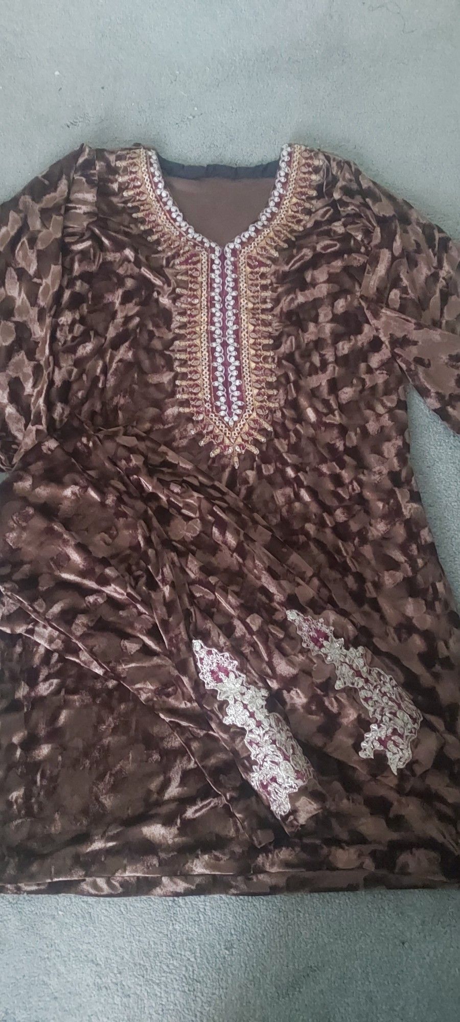 Pakistani Outfit For Girls Or Women /velvet 2 Puece/sale $30