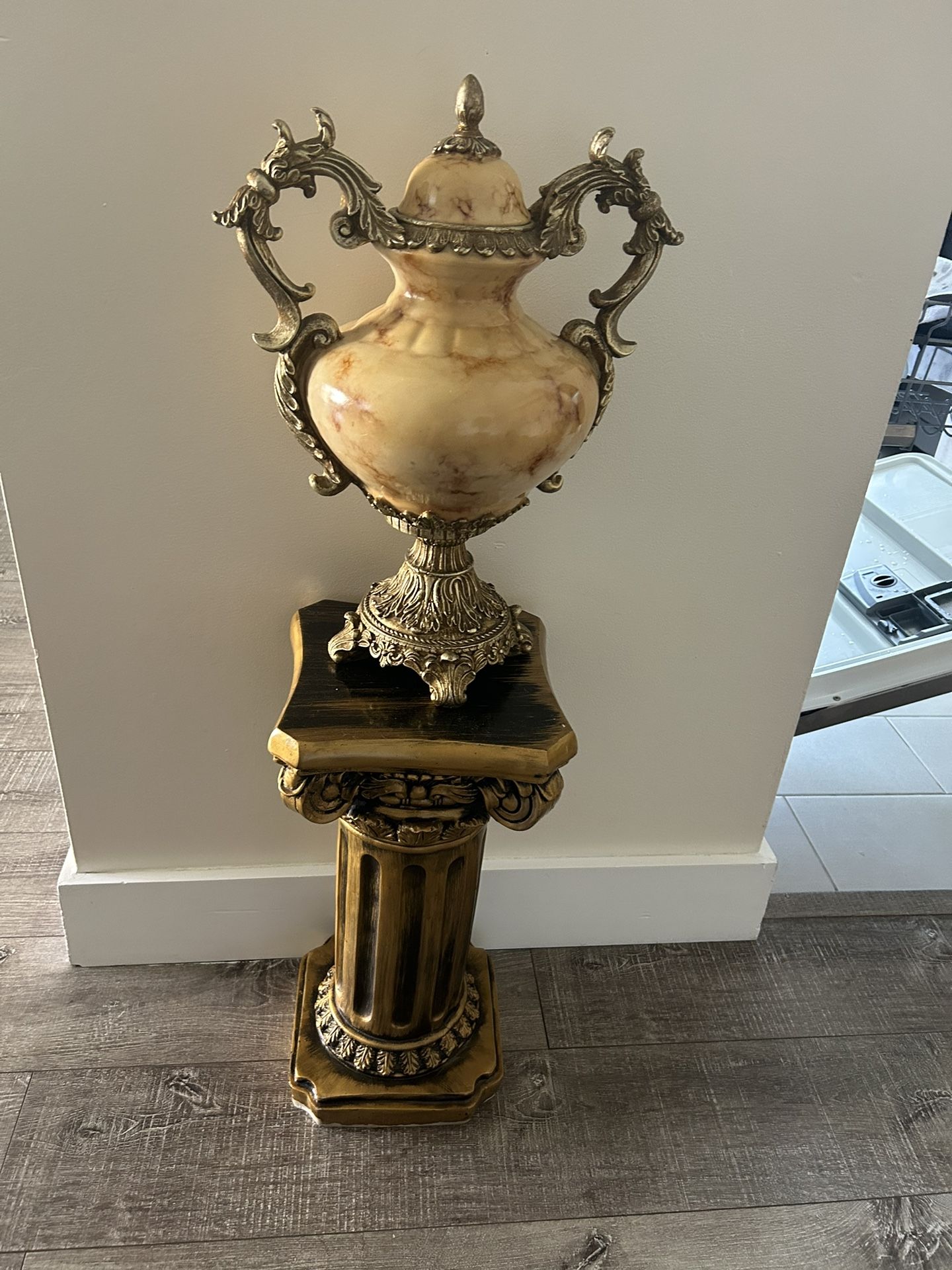 Adorno De Potiche Con Pedestal