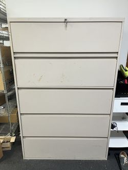 File Cabinet with Lock