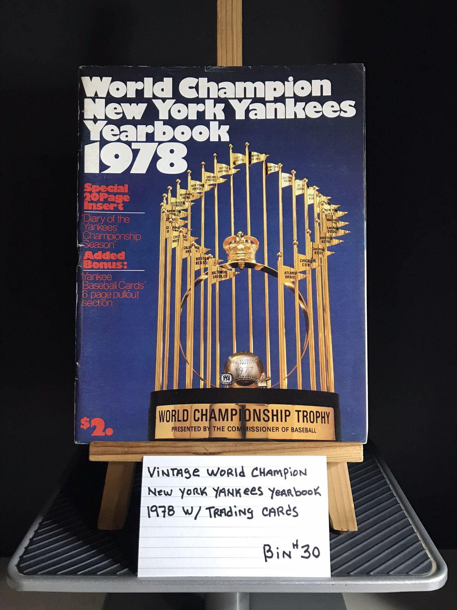 Vintage New York Yankees Mlb World Champions 1978 Yearbook With 27 On Clock Trading Cards