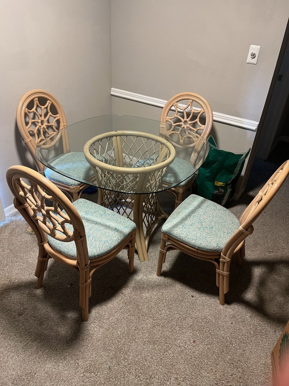 Glass Table With Matching Chairs 