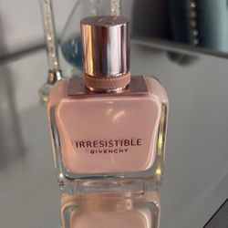 Givenchy Irresistible Rose Velvet Eau de Parfum  1.1oz