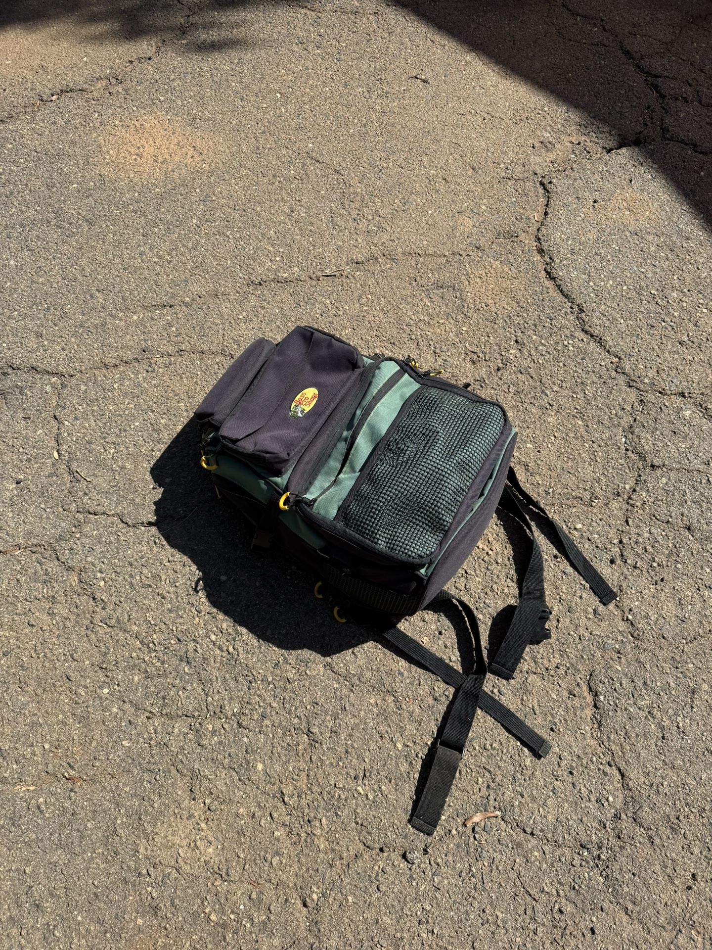 bass pro tackle backpack