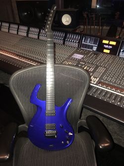 Parker Fly Deluxe Guitar. Amazing condition 2500 OBO