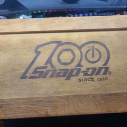 Snap On 100th Anniversary Poker Set