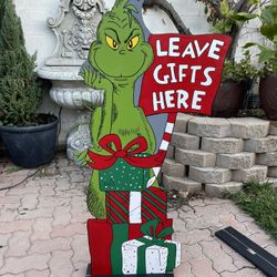 Grinch Leave Gifts Here