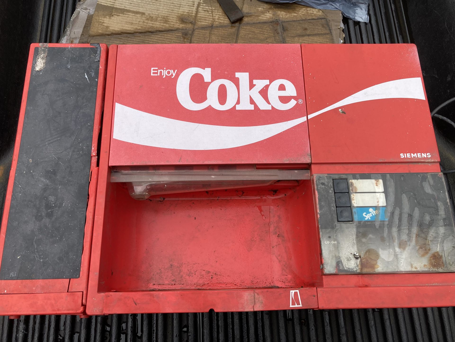Breakmate Coke Machine