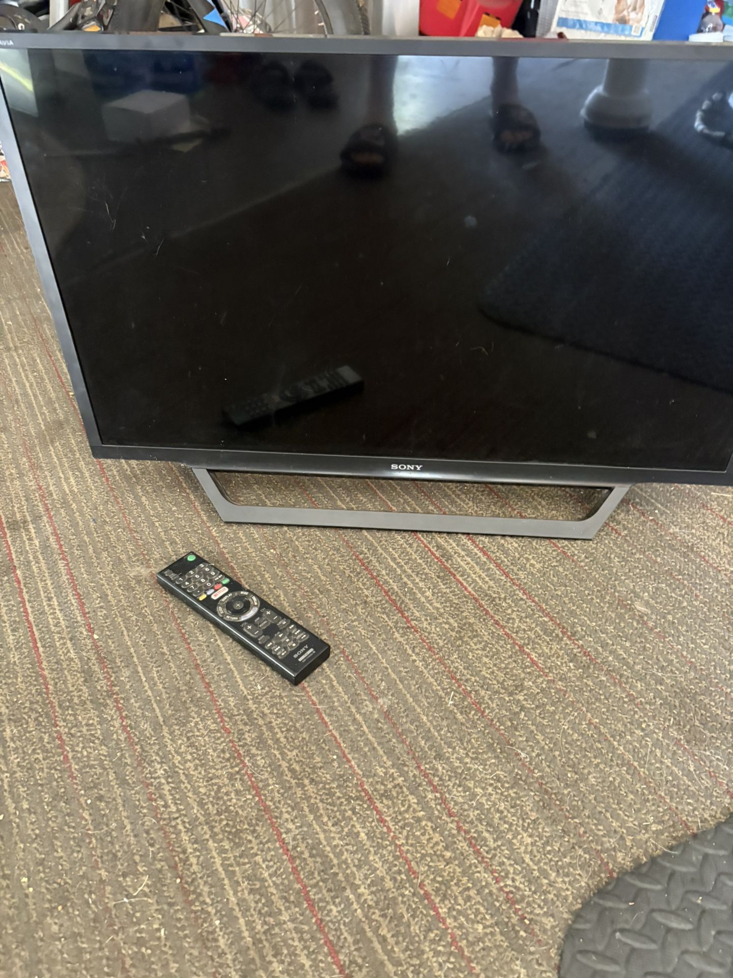 TV 32” Sony Led W/original Remote