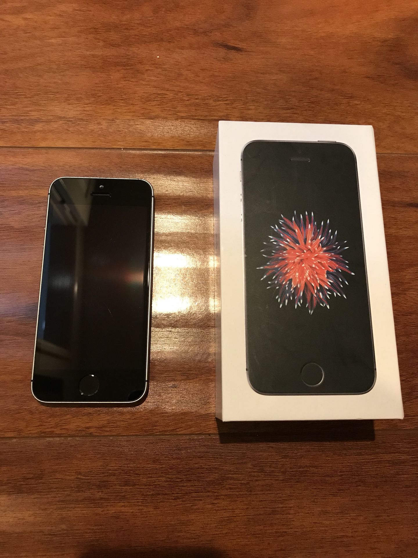 Apple iPhone 5 SE for sprint 2 months old