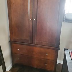 Armoire/chest
