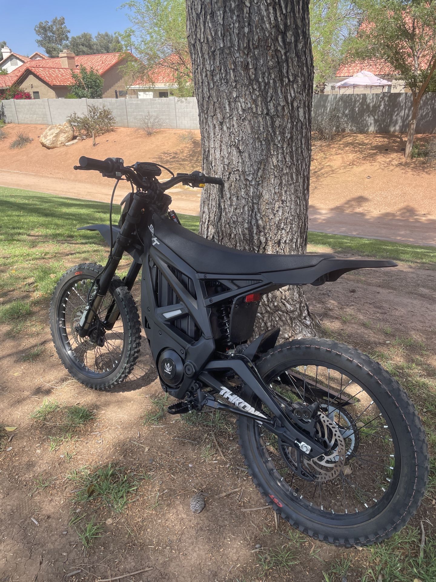 Throne SRPNT  E-Moto Dirt Bike CHRISTMAS SPECIAL!!