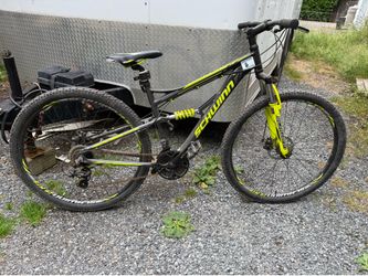 Schwinn Traxion mountain bike