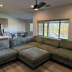 New Warm Green 6 Piece Modular Sectional Couch! Includes Free Delivery 🚚! 