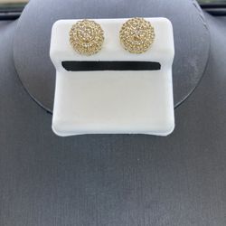 Diamond Earing 10kt yellow gold special price 