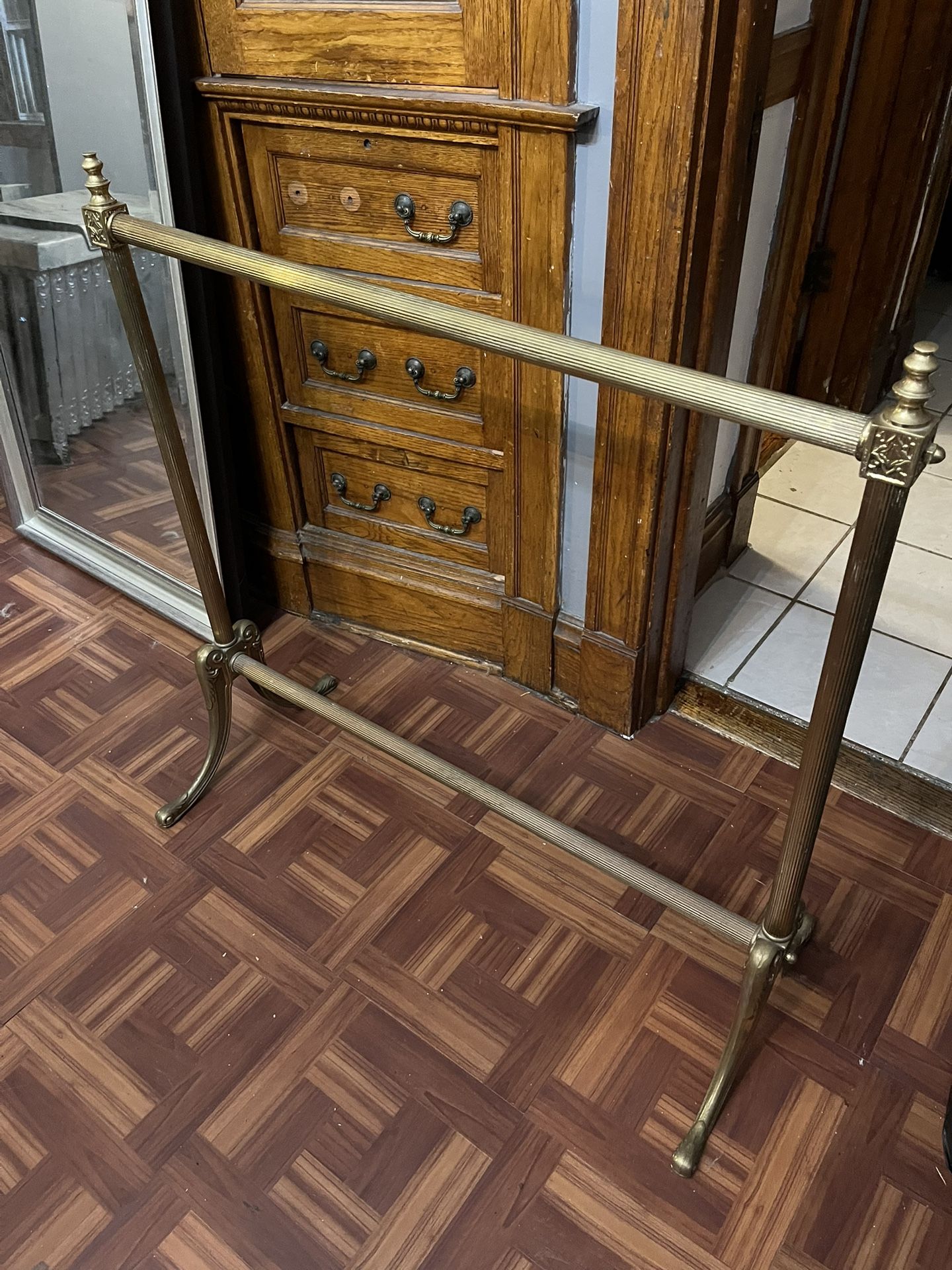 Quilt Rack (?) 36x35 in