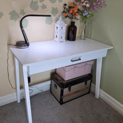 White Desk 
