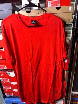 Gerardo Gabriel red shirt large men’s lightly used runs big scallop fit