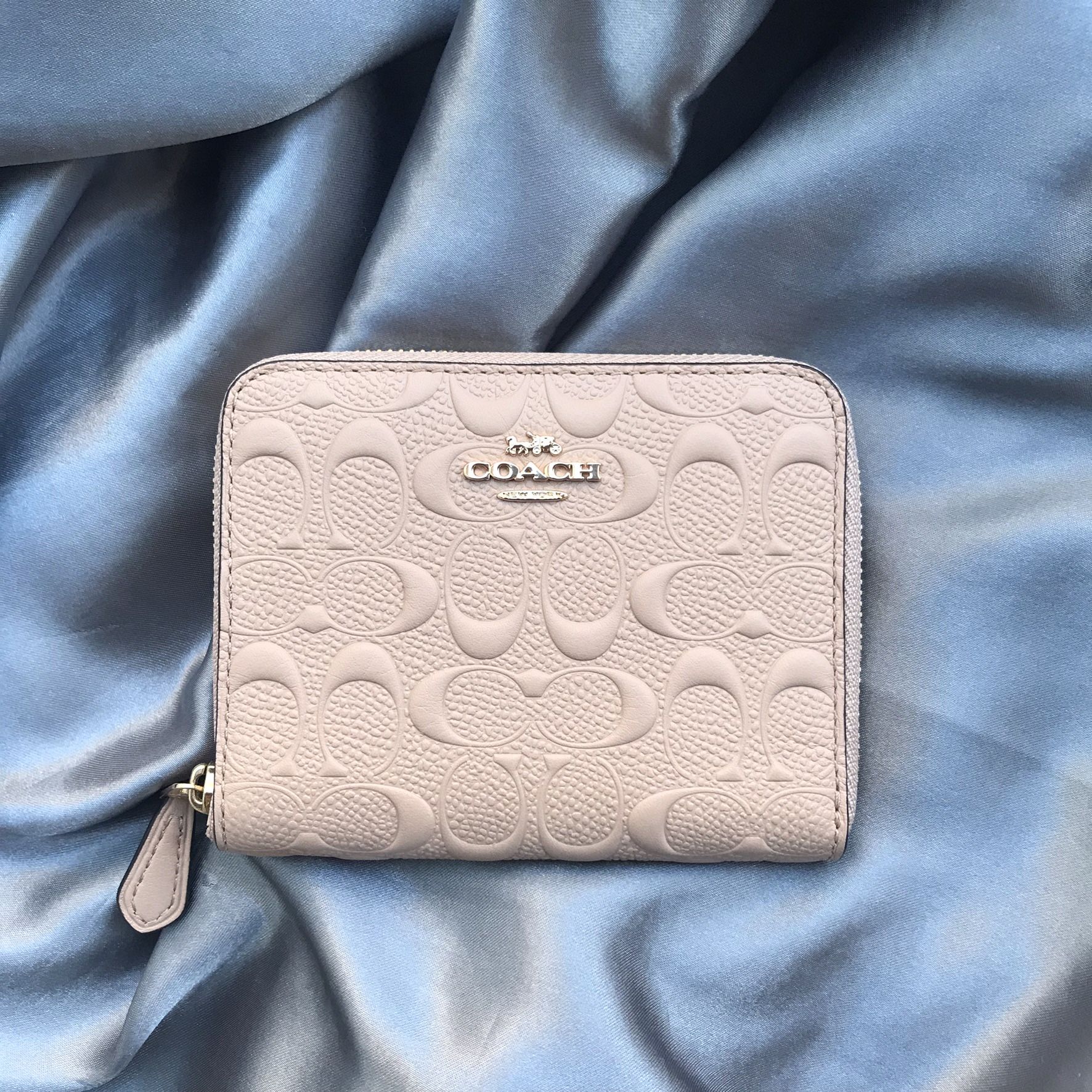 NWT🌷Coach Small Zip Around Wallet F67569