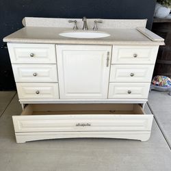 Bathroom vanity