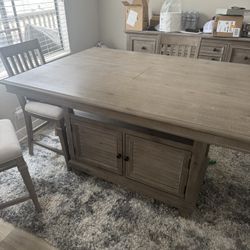 Eastbay Dinner Table