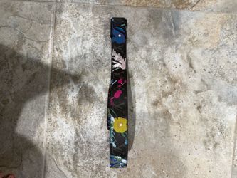 L V splattered paint belt