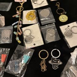 24 KEY CHAINS 