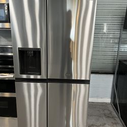 ❄️ LG Side-by-Side Refrigerator for Sale! ❄️