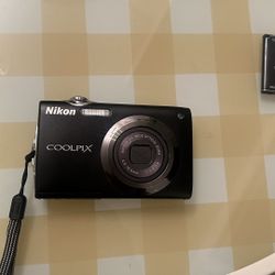 Nikon Coolpix S3000 Digital Camera