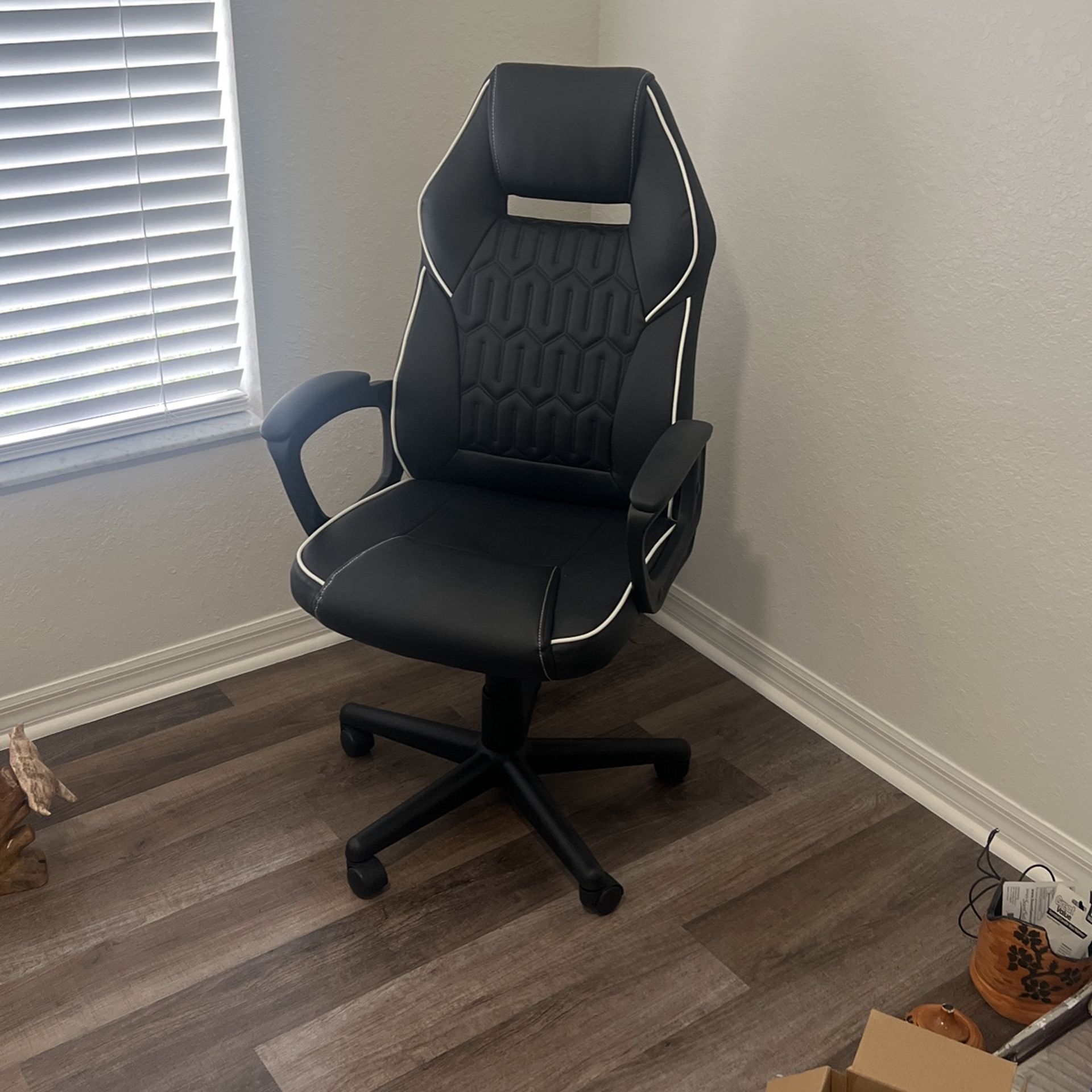 Best Buy Brand Gaming Chair