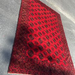 HAND KNOTTED RUG