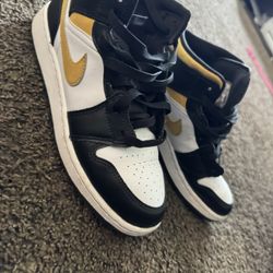 Jordan 1 Kid Size 5.5
