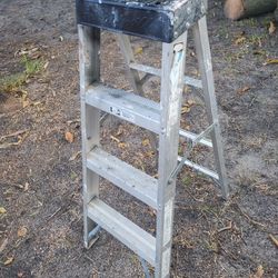 4 Foot Ladder LEWISVILLE