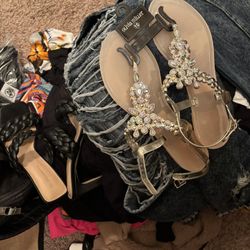 Mystery Woman’s Clothes Bag