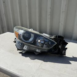 2016 2017 2018 Mazda 3 LED HEADLIGHT HEADLAMP RIGHT PASSENGER SIDE RH USED ORIGINAL OEM