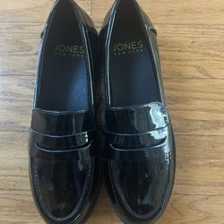 NEW Jones New York women Glossy Black loafers size 7