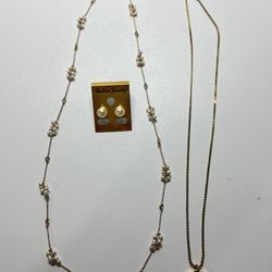 VINTAGE Avon gold tone/mini pearl necklace