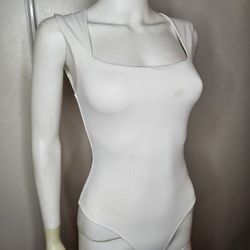 Aritzia Contour White Square Neck Bodysuit Size XS Made In Vietnam 
