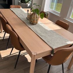 🌿 Solid Beech Wood Extendable Dining Table – Scandinavian Modern – $300 OBO