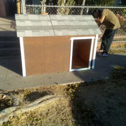 XXLG DOG HOUSE FOR 2 BIG DOGS