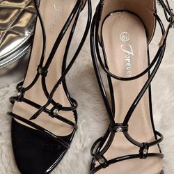 Black Ladys Shoes Sz 8.5   