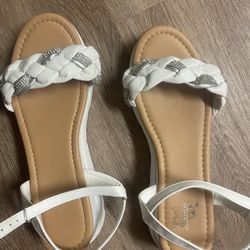 Cute Women’s Sandals Size 11 W 