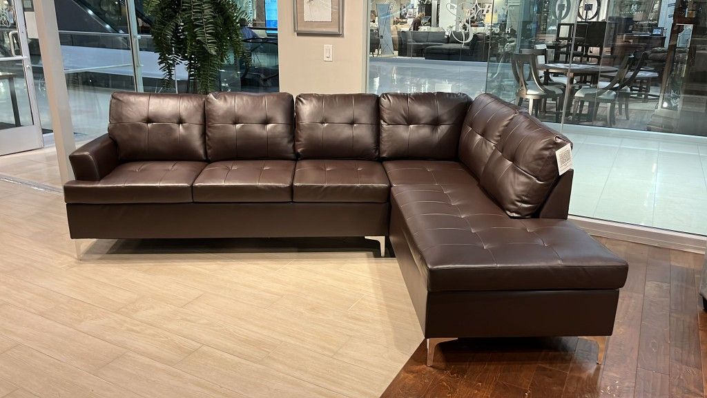 Barrington Exposed Metal Feet With Silver 2-Piece Sectional Right Chaise
Homelegance$10 Down Payment And Financing Available