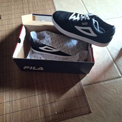 New In Box FILA MEN'S CASUAL SHOES
