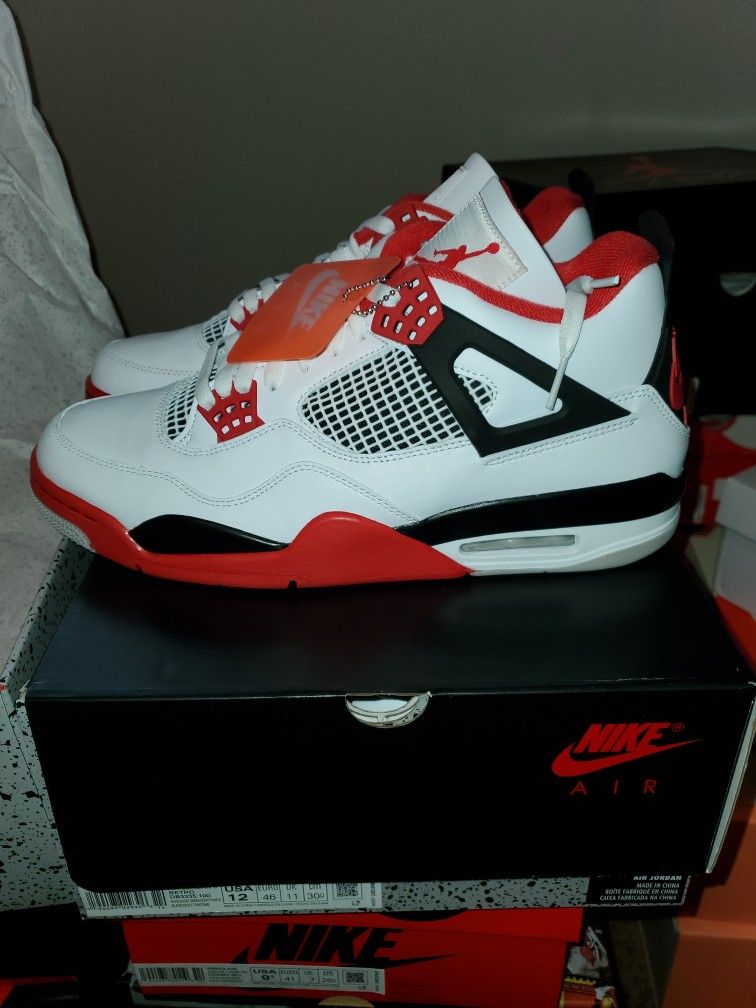 Jordan 4 Fire Red Sz 12 $300