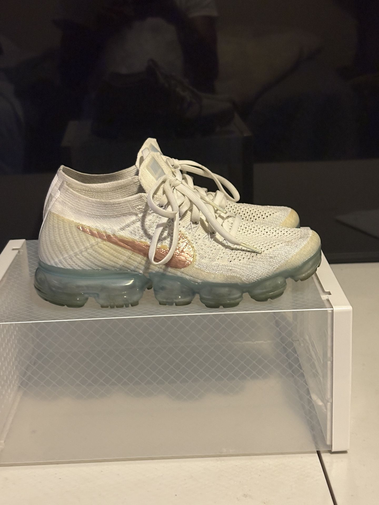 Nike Vapor max Size 8 Women Nike Cortez