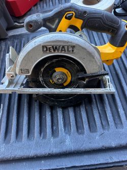 DeWalt 20V MAX 6-1/2” Cordless Circular Saw – DCS391  $65 OBO