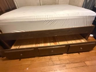 Queen/twin bed