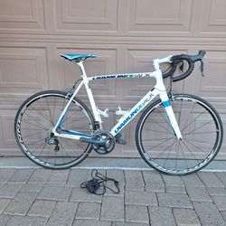 DIAMONDBACK VITESSE FULL CARBON 58 CM ROAD BIKE WITH ELECTRONIC SHIFTER ( CHECK MY OTHER BIKES)