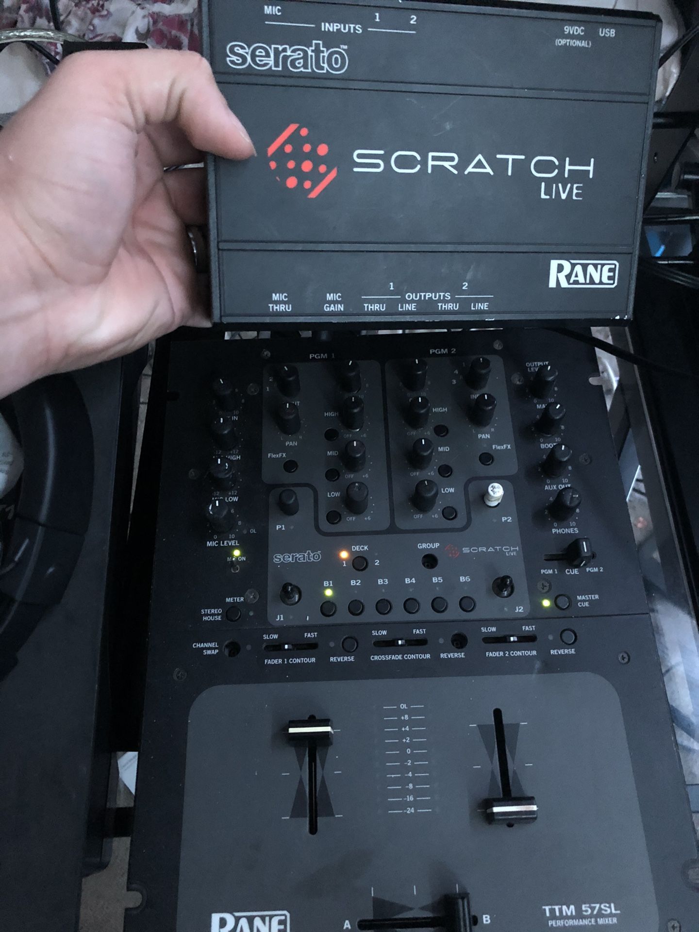 Rane TTM 57SL Serato mixer and SERATO SCRATCH LIVE