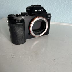 sony a 7 full frame 